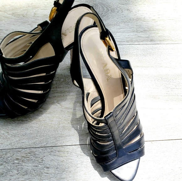 ⭐HP 11/23⭐Prada platform cage stilettos sz 7 - Picture 3 of 8